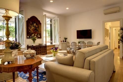 Villa Spalletti Trivelli | Holiday Apartment Rome Centre | Garden Suite